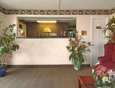 Days Inn By Wyndham Martin Bagian luar foto